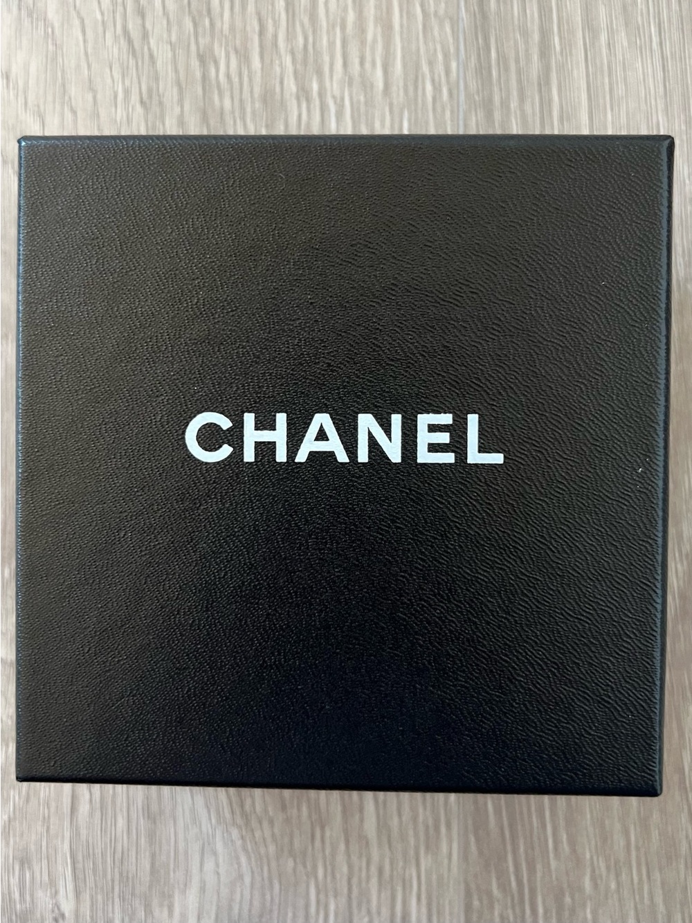 Chanel Box (BB406)